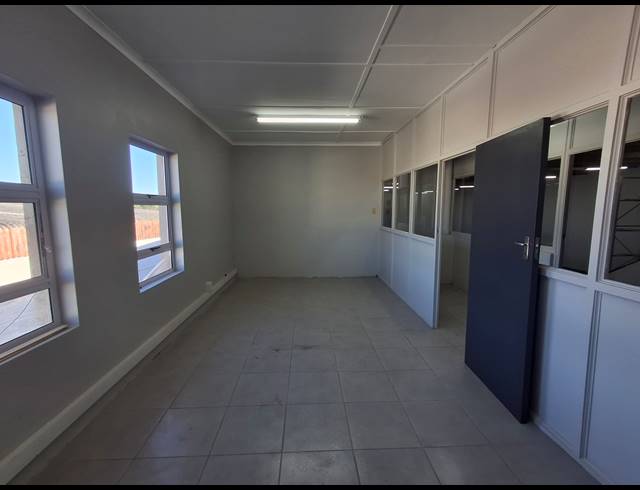 1,085M² WAREHOUSE FOR SALE IN BRAELYN INDUSTRIAL